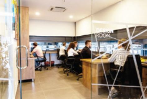 Makineri CNC në Fabrika Kurti